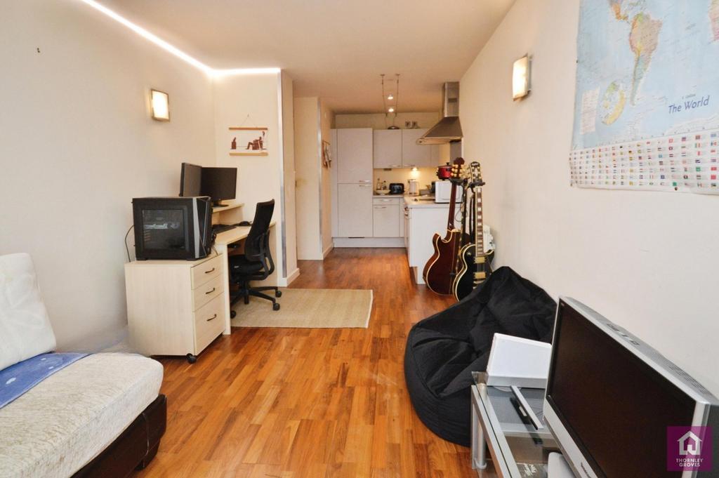Lounge/Kitchen