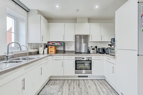2 bedroom flat for sale, Webber Street, HORLEY