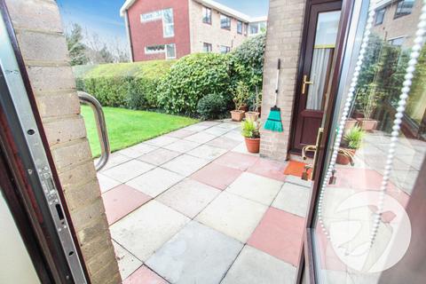 2 bedroom flat for sale, Footscray Road, London, SE9