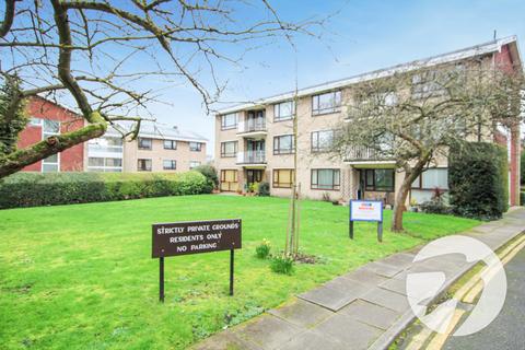2 bedroom flat for sale, Footscray Road, London, SE9