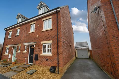Lonydd Glas, Llanharan, Pontyclun