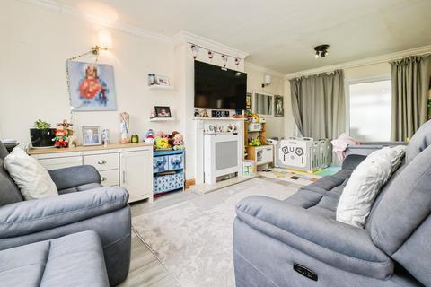 3 bedroom terraced house for sale, Hood Road, RAINHAM