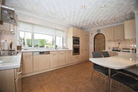 4 bedroom detached bungalow for sale, Rookery Wood, Penarth