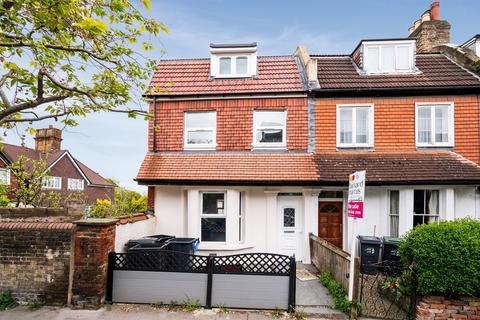 3 bedroom end of terrace house for sale, Queen Mary Road, London