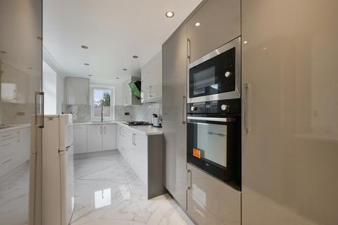 3 bedroom end of terrace house for sale, Queen Mary Road, London