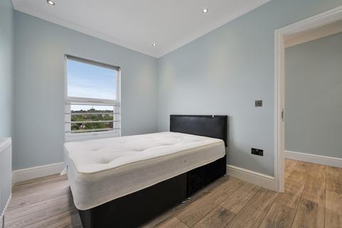 3 bedroom end of terrace house for sale, Queen Mary Road, London