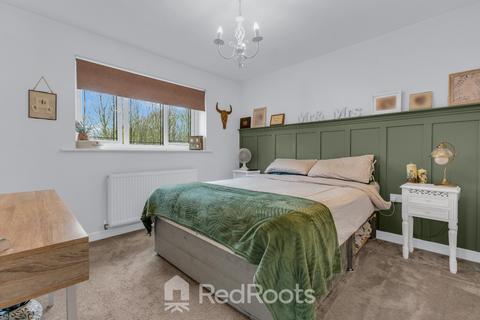 4 bedroom semi-detached house for sale, North End Drive, Doncaster DN5