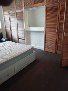 2 bedroom terraced house to rent, Becontree Avenue, Dagenham, RM8