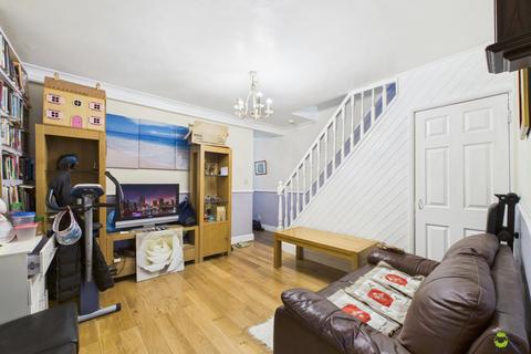 3 bedroom terraced house for sale, Smithies Road, London, SE2