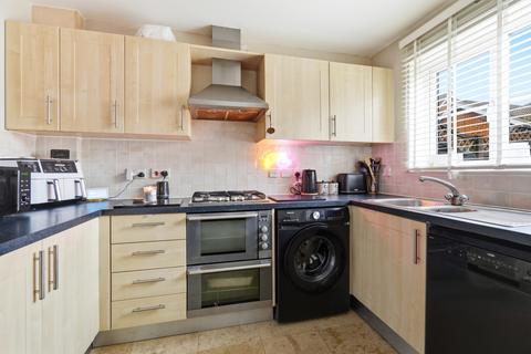 4 bedroom end of terrace house for sale, Kitten Close, Suffolk CB9