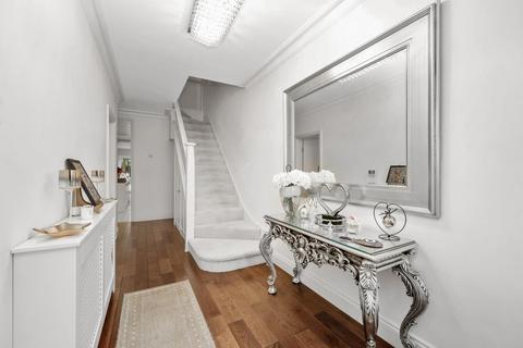 undefined, Minchenden Crescent, London, N14