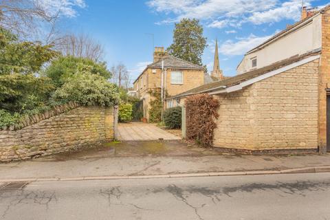 2 bedroom semi-detached house for sale - East Road, Oundle, Cambridgeshire, PE8