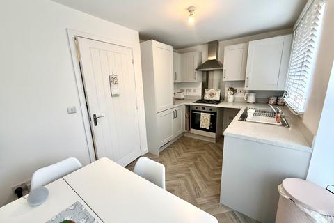3 bedroom townhouse for sale, Sapphire Way, Marine Point