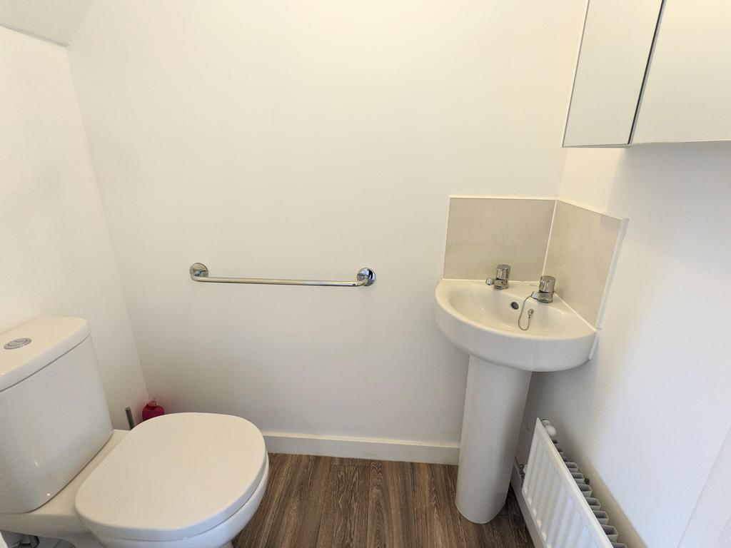 Cloakroom/wc