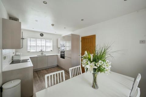 4 bedroom semi-detached house for sale, The Woodlands, Bolton-Upon-Dearne, Rotherham