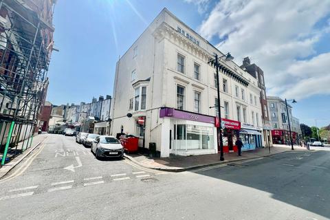 2 bedroom flat for sale, Elms Road, Eastbourne