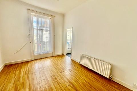 2 bedroom flat for sale, Elms Road, Eastbourne