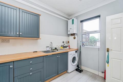 2 bedroom ground floor flat for sale, Winchester Road, ROMSEY