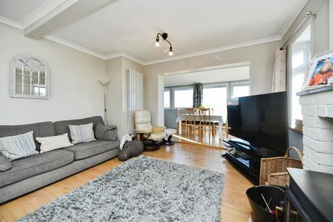 4 bedroom chalet for sale, Hillcrest Road, Newhaven