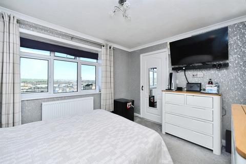 4 bedroom chalet for sale, Hillcrest Road, Newhaven