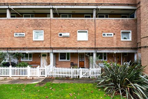Lydney Close, London