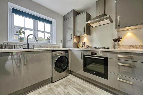 3 bedroom semi-detached house for sale, Creek View, Wheatley, Halifax