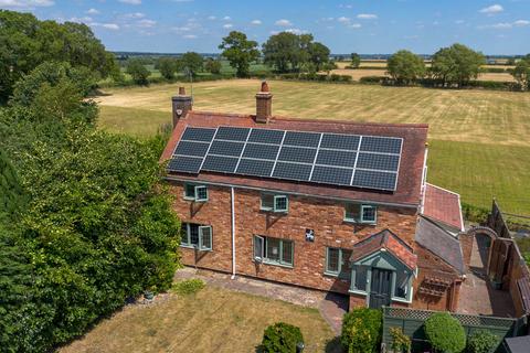 4 bedroom detached house for sale, London Road, Stretton On Dunsmore, Rugby