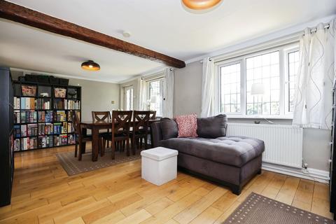 4 bedroom detached house for sale, London Road, Stretton On Dunsmore, Rugby