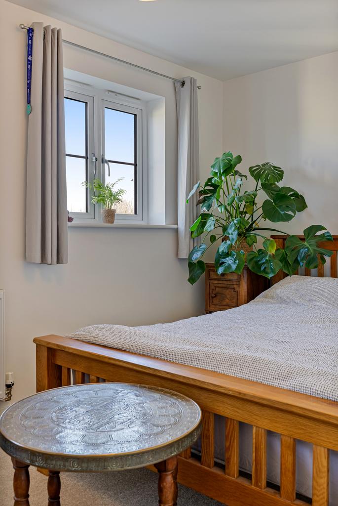 20 PT Bed 2 28 Barton Way