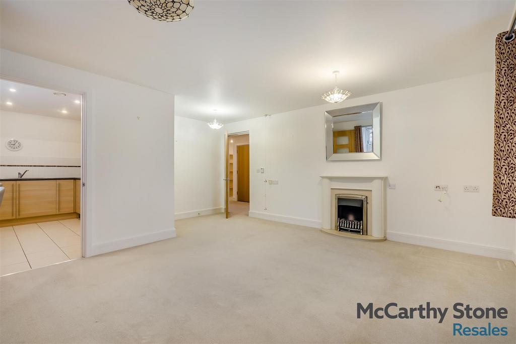 8676436-interior06.jpg