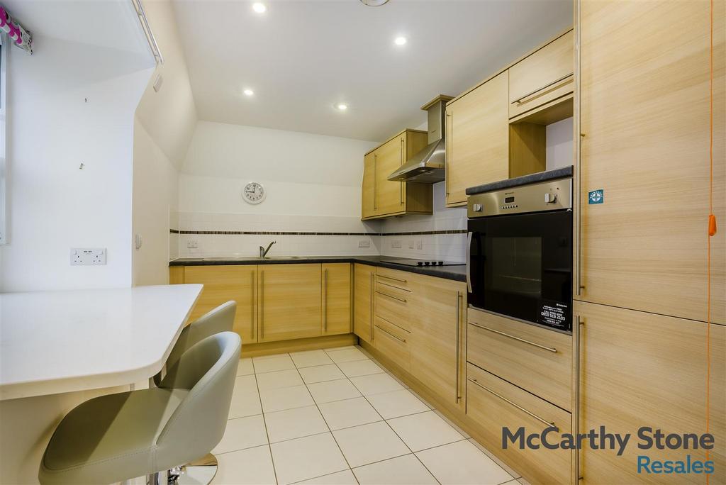 8676436-interior01.jpg