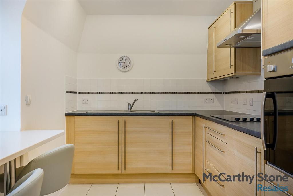 8676436-interior03.jpg