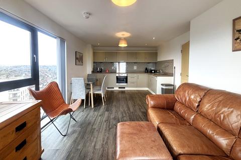 2 bedroom apartment to rent, Guildford Road, Woking GU22