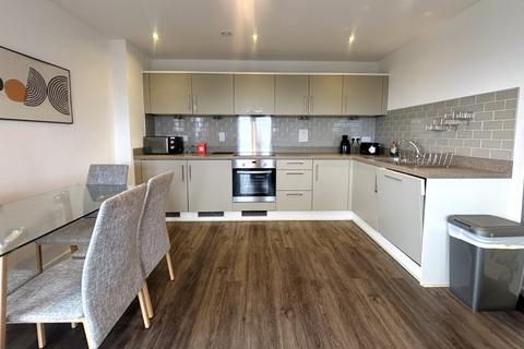 2 bedroom apartment to rent, Guildford Road, Woking GU22