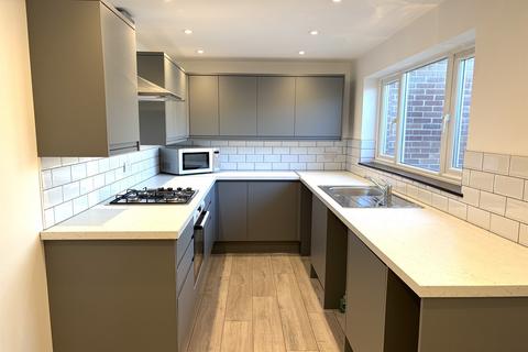 2 bedroom end of terrace house to rent, Yateley Close, Havant, PO9