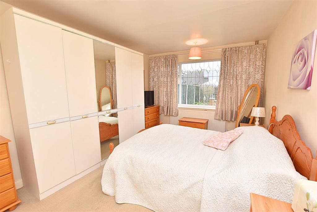 Bedroom 1 (rear)