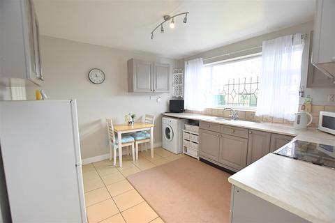2 bedroom semi-detached bungalow for sale, Wesley Crescent, Cleethorpes DN35