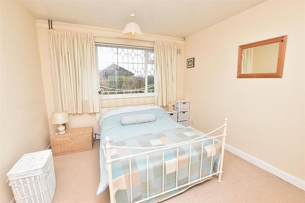 Bedroom 2 (rear)