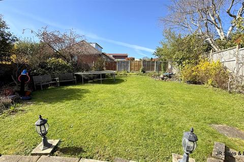 undefined, Burleigh Way, Cuffley