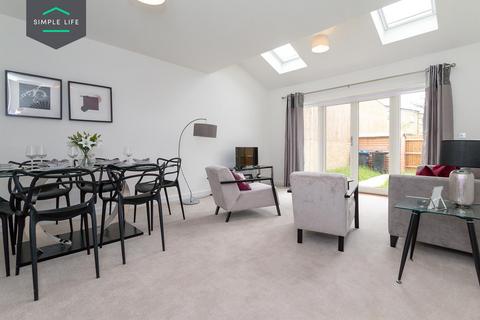 4 bedroom terraced house to rent, Barnfield Way, Harlow, CM17