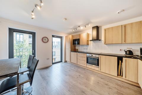 3 bedroom maisonette for sale, Dundas Road, London