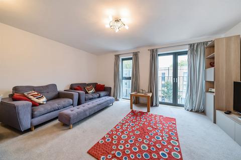 3 bedroom maisonette for sale, Dundas Road, London