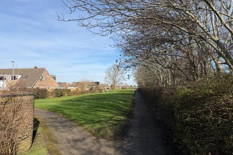 2 bedroom end of terrace house to rent, Larksfield, Covingham, Swindon