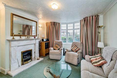 3 bedroom semi-detached house for sale, Tring Road, Aylesbury