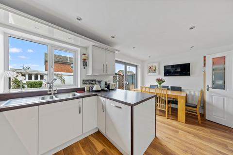 3 bedroom semi-detached house for sale, Kintore Drive, Great Sankey, WA5