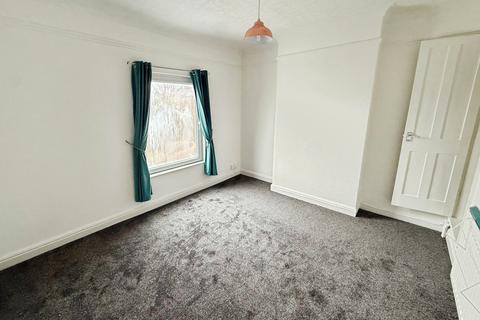 3 bedroom terraced house to rent, Queens Road, Hinckley
