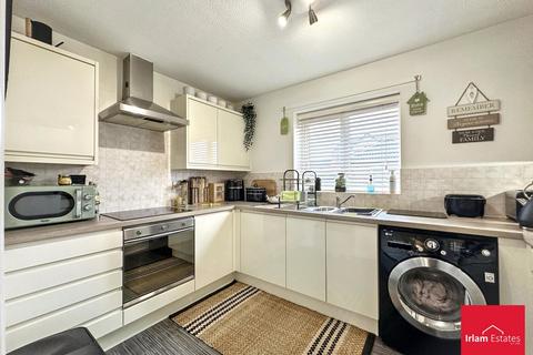 2 bedroom flat for sale, Rixtonleys Drive, Irlam, M44