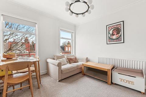 1 bedroom flat for sale, Hampden Road, Haringey, N8