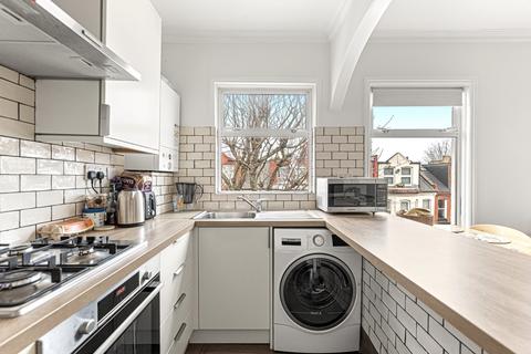 1 bedroom flat for sale, Hampden Road, Haringey, N8
