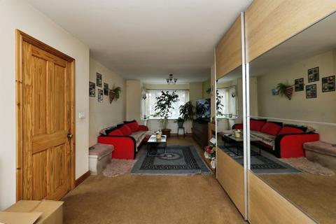 4 bedroom semi-detached house for sale, Shelley Street, Worksop